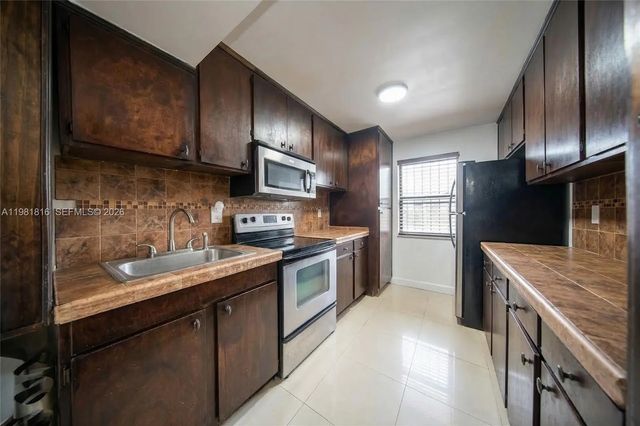 5 of 18 - 10710 Nw 7th Street #11b, Miami, FL