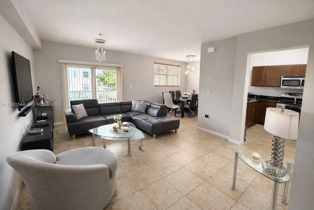 3 of 11 - 8899 Nw 107th Court #219, Doral, FL