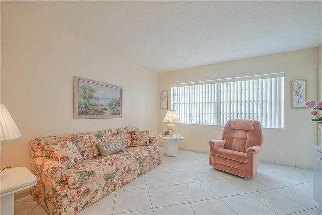 4 of 47 - 3431 Nw 50th Avenue #213, Lauderdale Lakes, FL