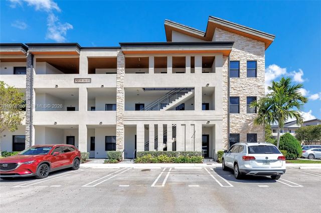 3 of 42 - 7925 Nw 104th Avenue #28, Doral, FL