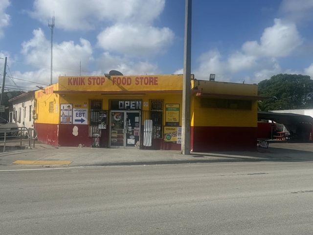 4800 Pembroke Road, West Park
