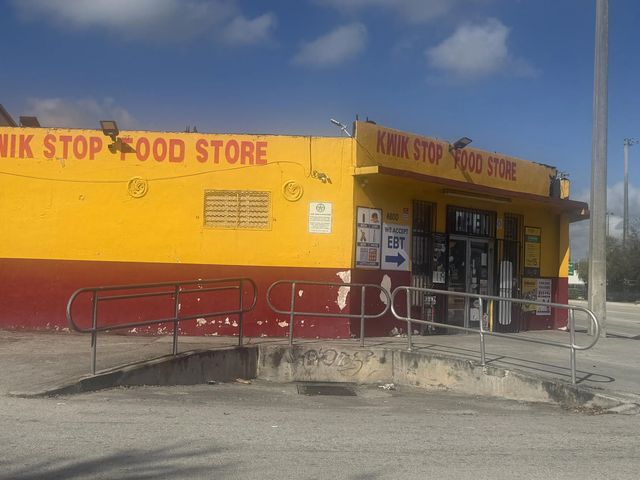 3 of 24 - 4800 Pembroke Road, West Park, FL
