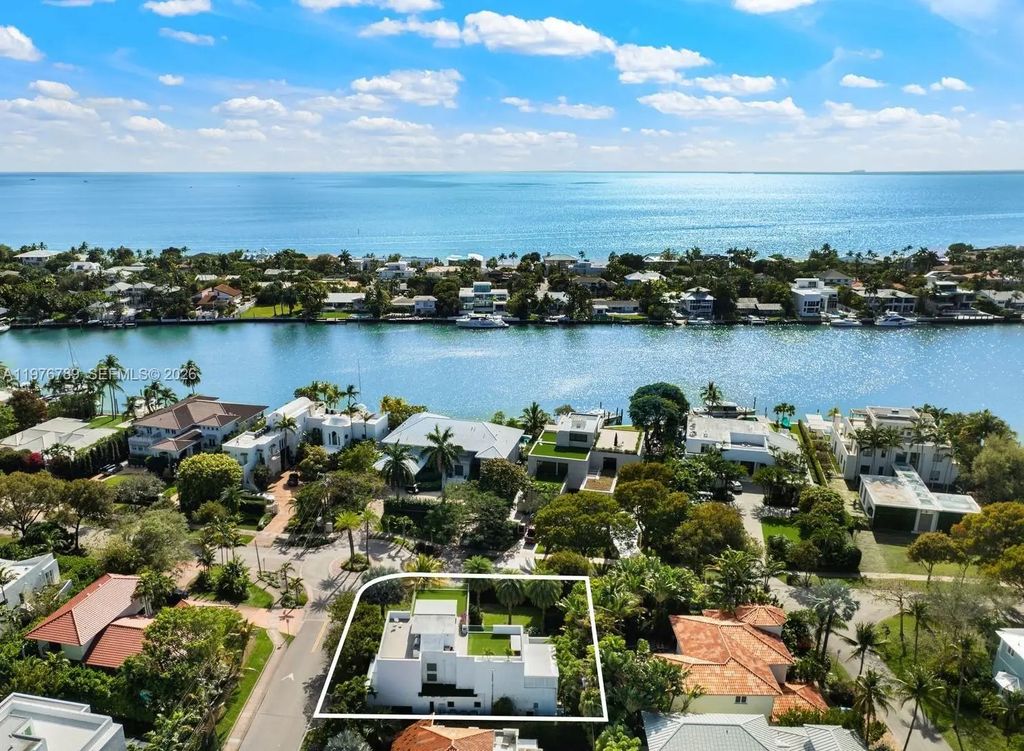 741 Harbor Drive, Key Biscayne