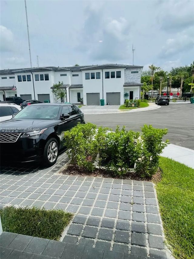 3 of 20 - 5000 Sw 37th Street, Pembroke Park, FL