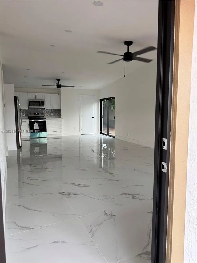 3 of 33 - 20819 Nw 41st Ave Road, Miami Gardens, FL