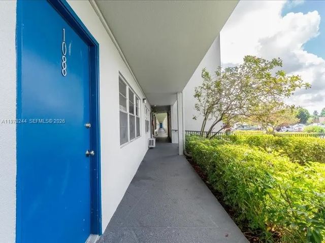 3 of 35 - 301 Sw 135th Avenue #108c, Pembroke Pines, FL