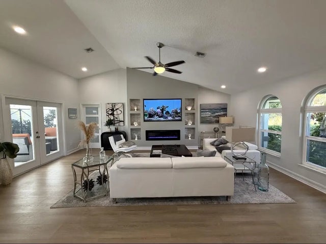 Photo of Listing #B26002002