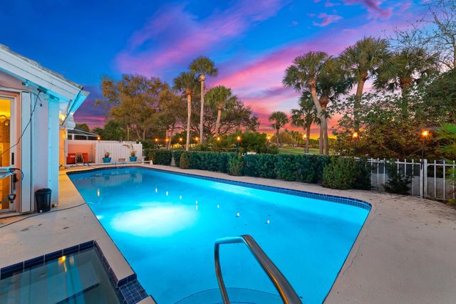 2370 Saratoga Bay Drive, West Palm Beach