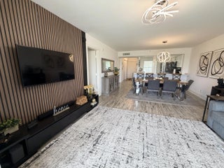 Photo of Listing #B26001176