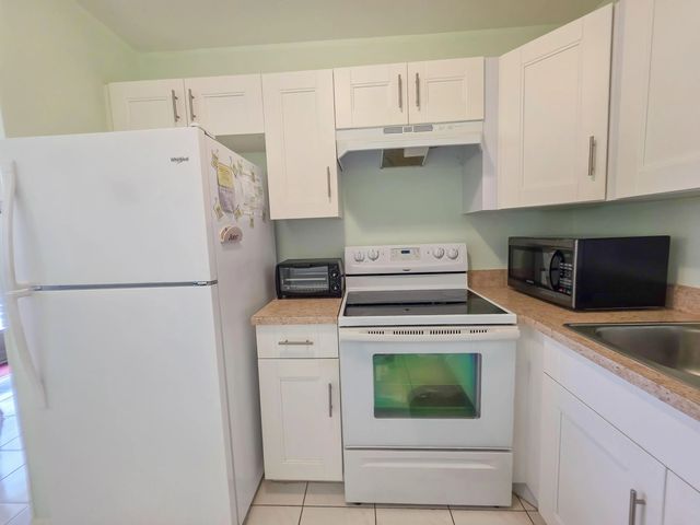 4 of 22 - 291 Norwich M, West Palm Beach, FL