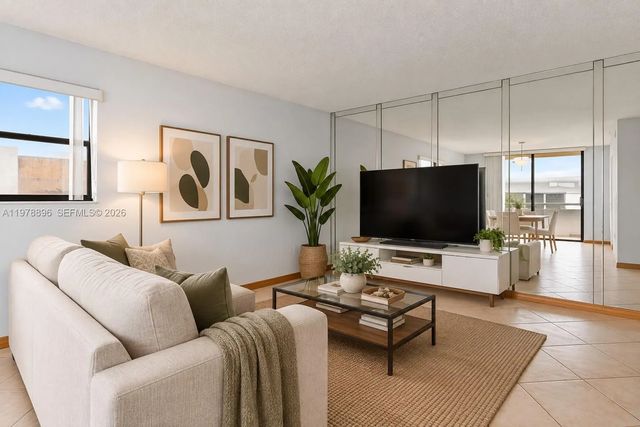3 of 20 - 7300 Wayne Avenue #217, Miami Beach, FL