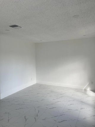 Photo of Listing #B26001326