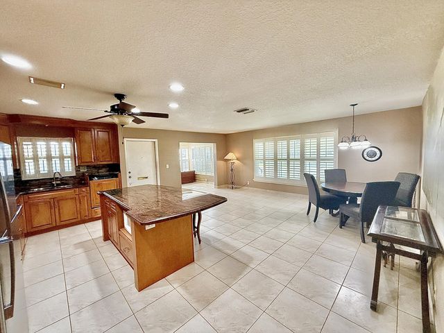 220 Country Lane #a, Boynton Beach