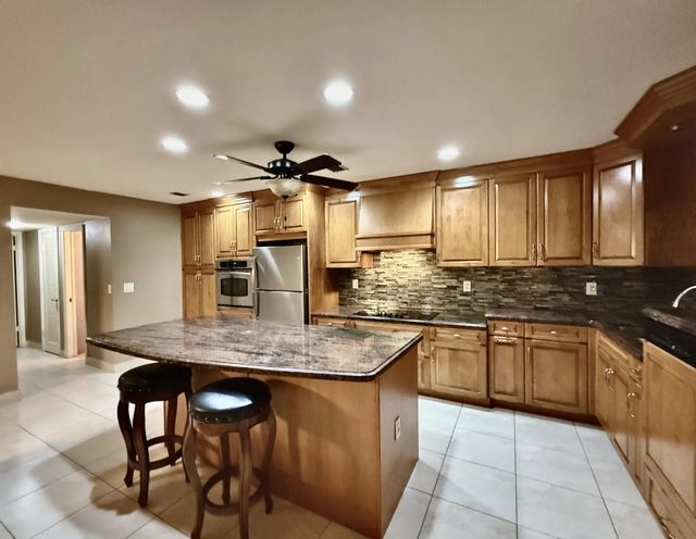 4 of 20 - 220 Country Lane #a, Boynton Beach, FL