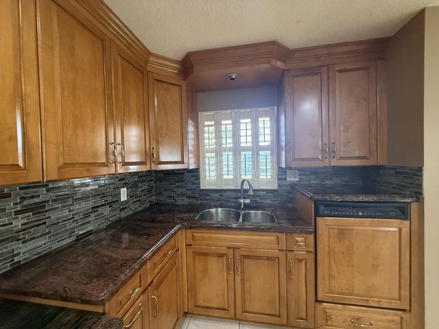 5 of 20 - 220 Country Lane #a, Boynton Beach, FL