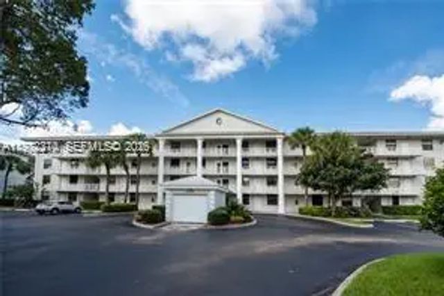 1713 Whitehall Drive #302, Davie