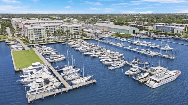 806 E Windward Way #508, Lantana