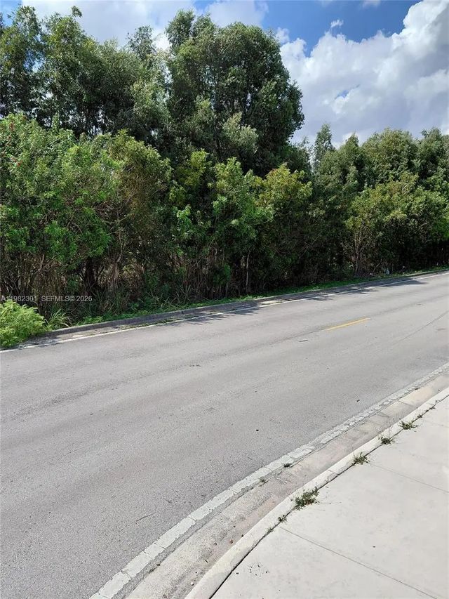 3 of 11 - 168xx 45th Street, Miami, FL