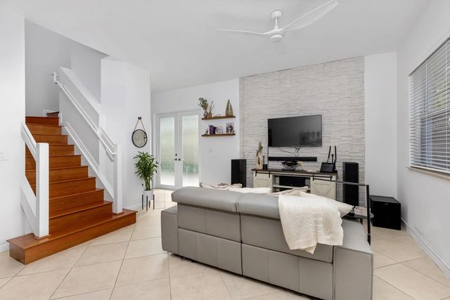 2 of 33 - 1222 Ne 18th Avenue #1, Fort Lauderdale, FL
