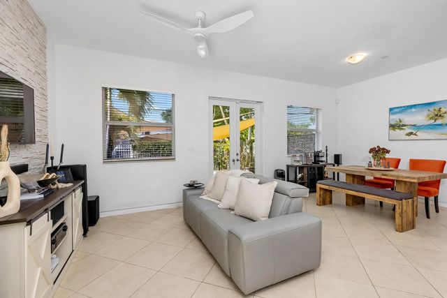 4 of 33 - 1222 Ne 18th Avenue #1, Fort Lauderdale, FL
