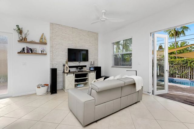 5 of 33 - 1222 Ne 18th Avenue #1, Fort Lauderdale, FL