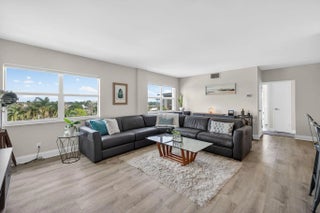 Photo of Listing #B26001441