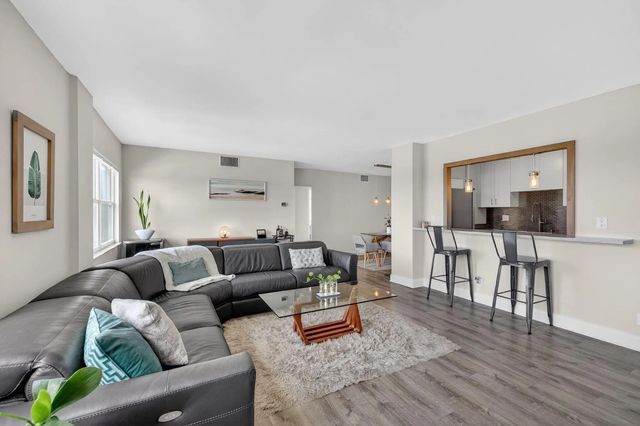 3 of 45 - 2555 Ne 11th Street #609, Fort Lauderdale, FL