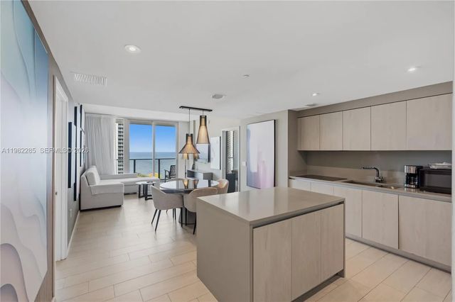 4010 S Ocean Drive #r2005, Hollywood