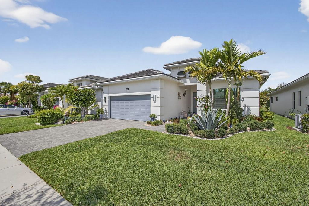 5492 St Armands Way, Westlake