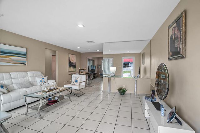 5 of 35 - 4708 Nw 49th Drive, Tamarac, FL