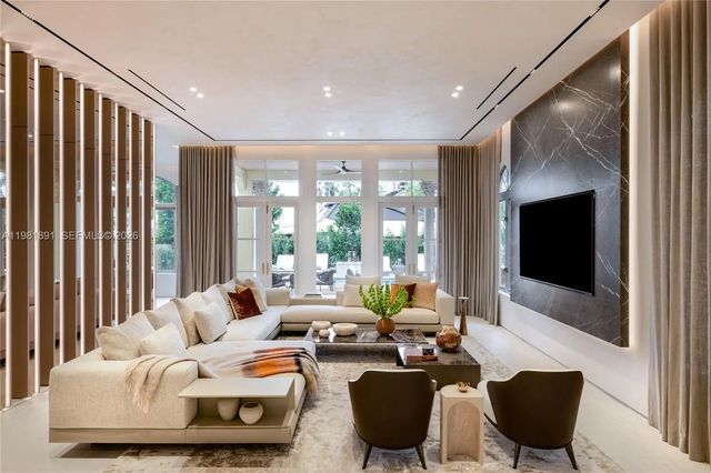 1522 Island Boulevard, Aventura