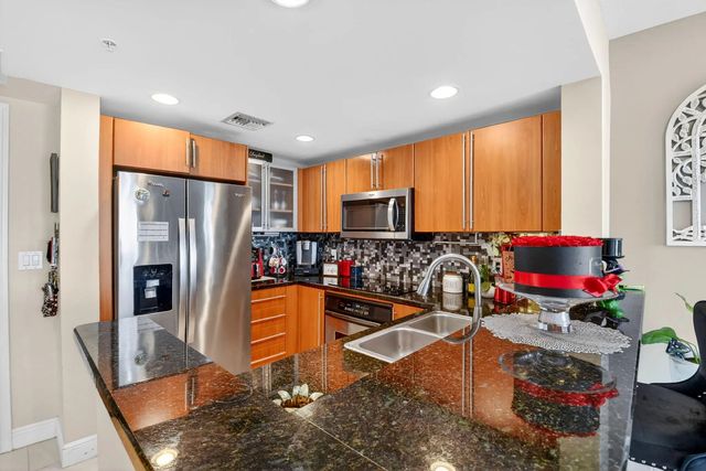 3 of 51 - 610 Clematis Street #608, West Palm Beach, FL