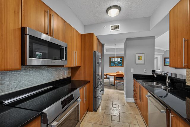 4 of 48 - 101 Se 20th Avenue #201, Deerfield Beach, FL