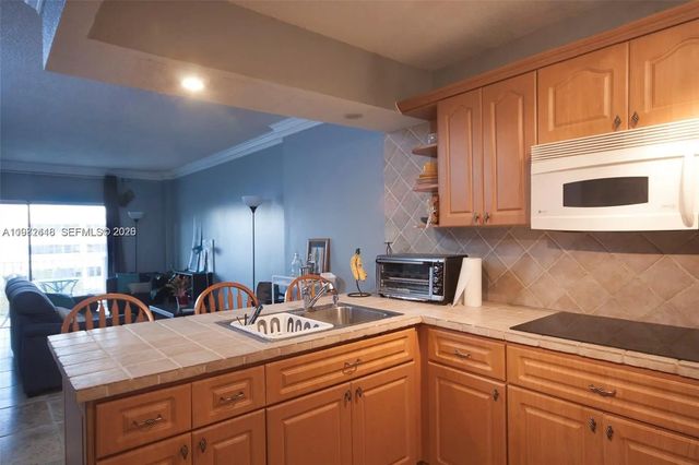 2 of 11 - 1455 N Treasure Drive #5e, North Bay Village, FL