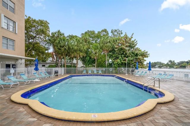 5 of 11 - 1455 N Treasure Drive #5e, North Bay Village, FL