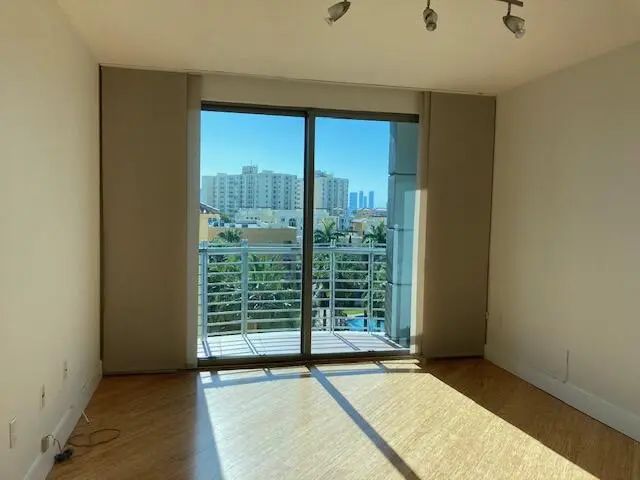 3 of 27 - 110 Washington Avenue #1717, Miami Beach, FL