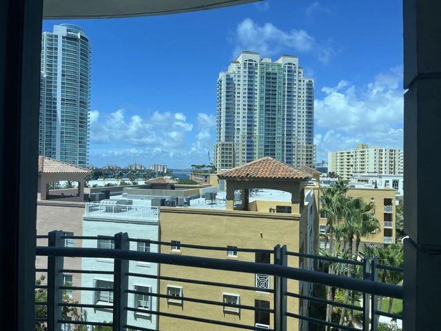 5 of 27 - 110 Washington Avenue #1717, Miami Beach, FL