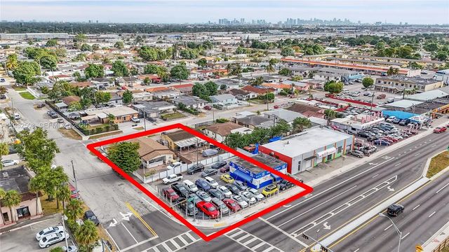 3 of 16 - 4265 E 8th Avenue, Hialeah, FL
