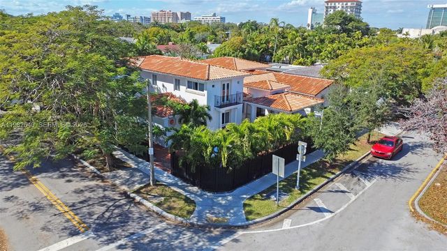 100 Sw 26th Road, Miami