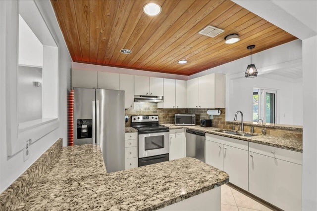 Photo of Listing #B26001757