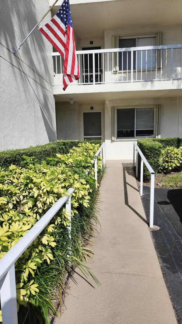 5 of 54 - 3146 Via Poinciana  Via Poinciana #414, Lake Worth, FL