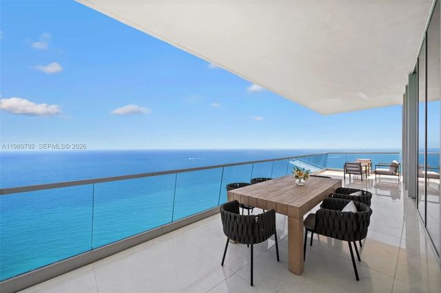 5 of 22 - 18501 Collins Avenue #4304, Sunny Isles Beach, FL