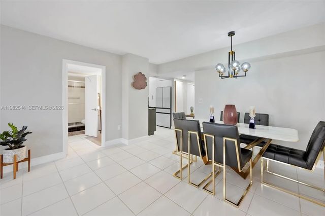 4 of 21 - 3731 N Country Club Drive #521, Aventura, FL