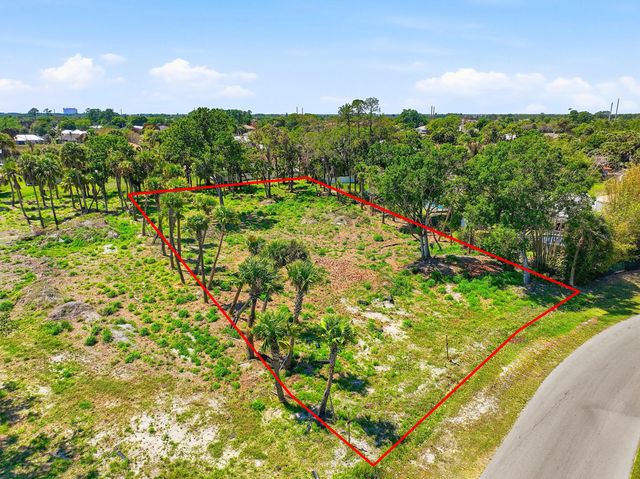 3 of 13 - 2016 Sw Leafy Road, Port St. Lucie, FL