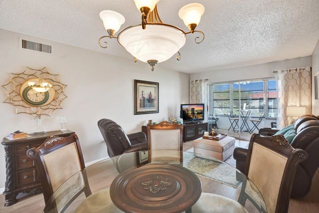 3 of 18 - 2901 E Sunrise Lakes Drive E #305, Sunrise, FL