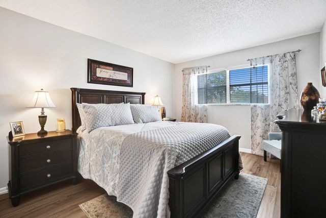 5 of 18 - 2901 E Sunrise Lakes Drive E #305, Sunrise, FL