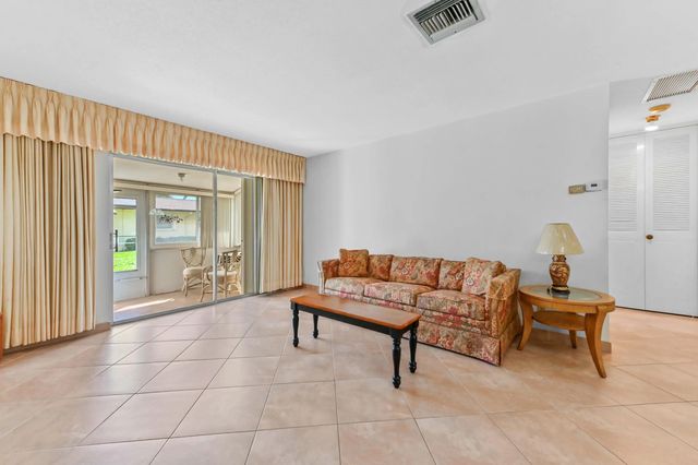 2 of 22 - 2915 Crosley Drive W #unit B, West Palm Beach, FL