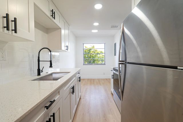 2 of 14 - 3121 Nw 47th Terrace #315, Lauderdale Lakes, FL