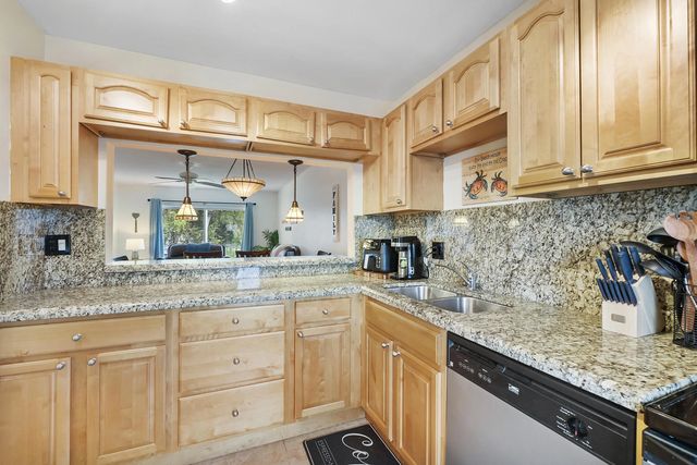 4 of 13 - 5200 Washington Street #301, Hollywood, FL