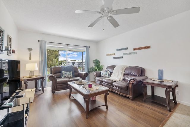 5 of 13 - 5200 Washington Street #301, Hollywood, FL